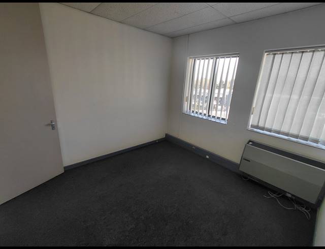 90M² OFFICE TO LET IN BRYANSTON
